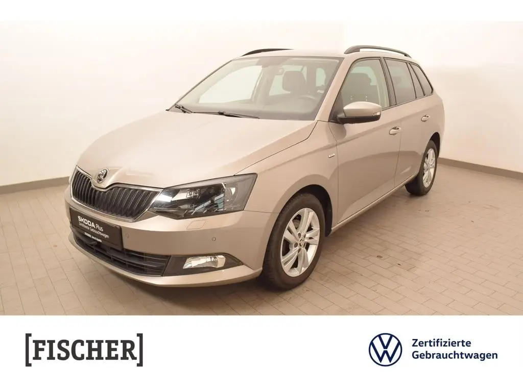 Photo 1 : Skoda Fabia 2017 Essence