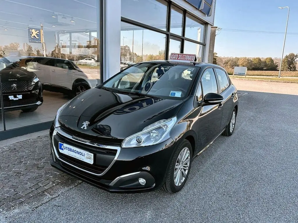 Photo 1 : Peugeot 208 2016 Petrol