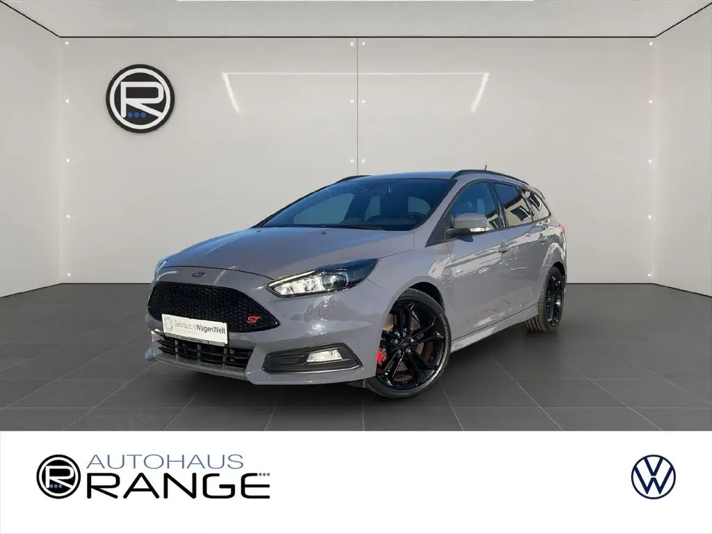 Photo 1 : Ford Focus 2017 Petrol