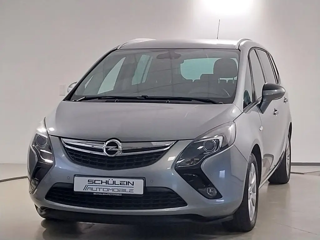 Photo 1 : Opel Zafira 2015 Petrol