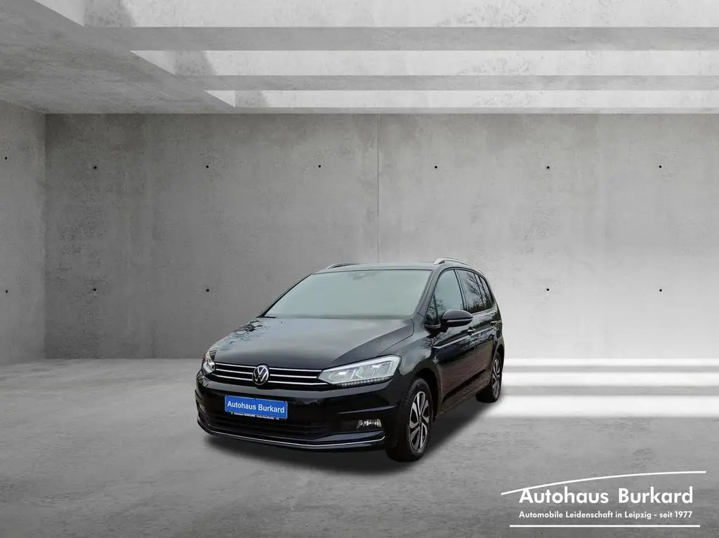 Photo 1 : Volkswagen Touran 2023 Petrol