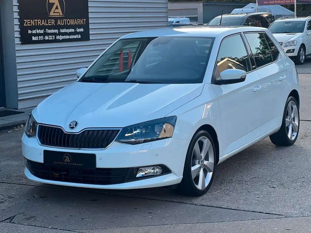 Photo 1 : Skoda Fabia 2016 Petrol