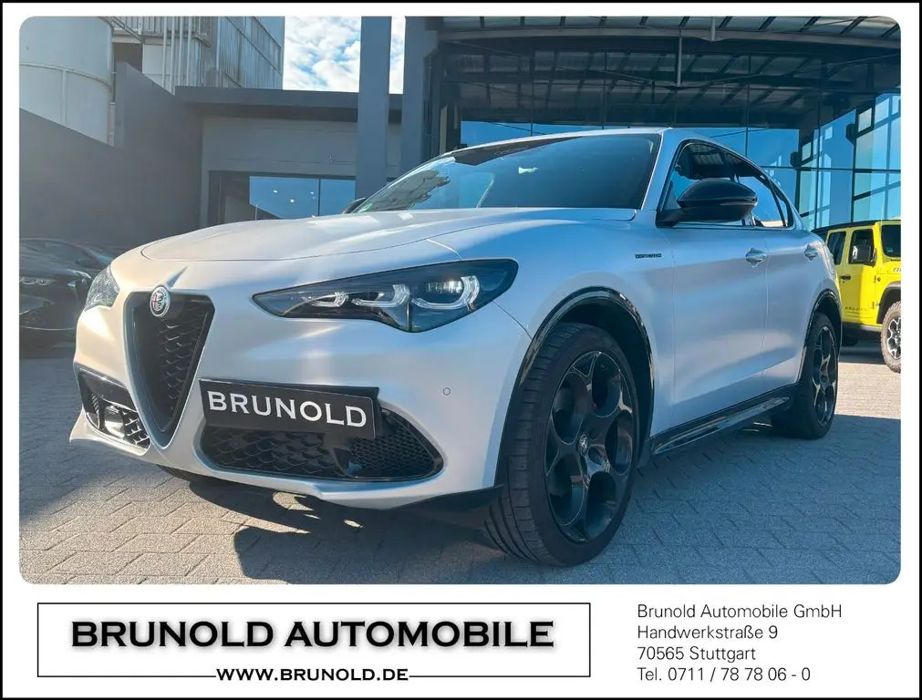 Photo 1 : Alfa Romeo Stelvio 2023 Essence