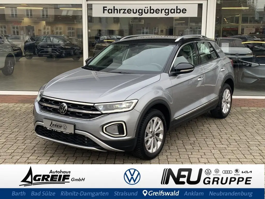 Photo 1 : Volkswagen T-roc 2023 Petrol