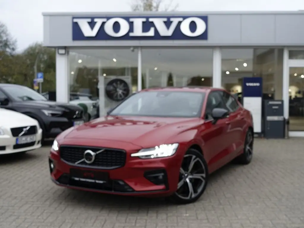 Photo 1 : Volvo S60 2023 Essence