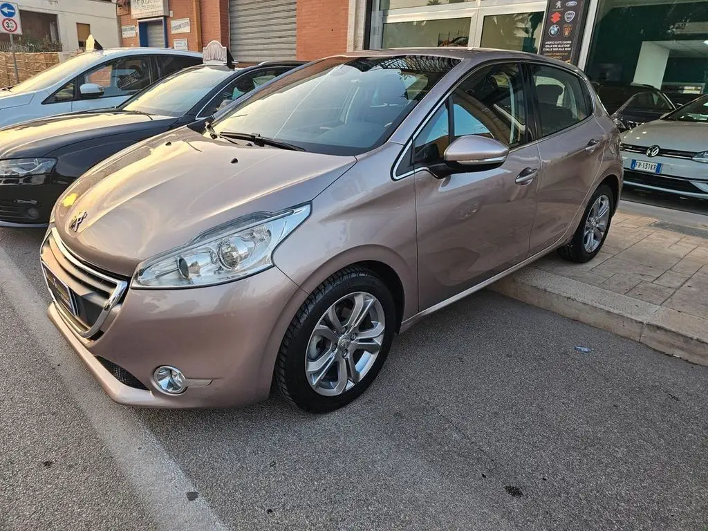 Photo 1 : Peugeot 208 2015 Diesel