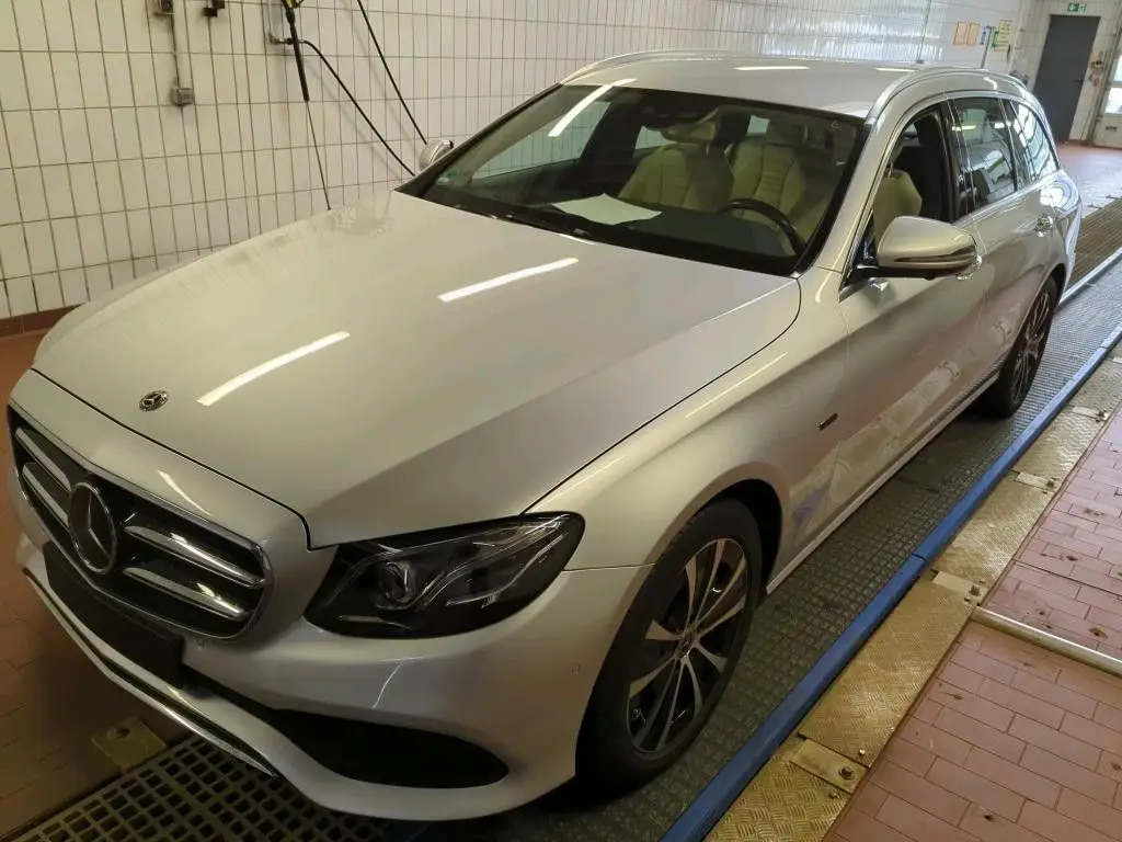 Photo 1 : Mercedes-benz Classe E 2020 Hybride