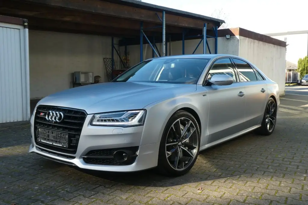 Photo 1 : Audi S8 2016 Petrol