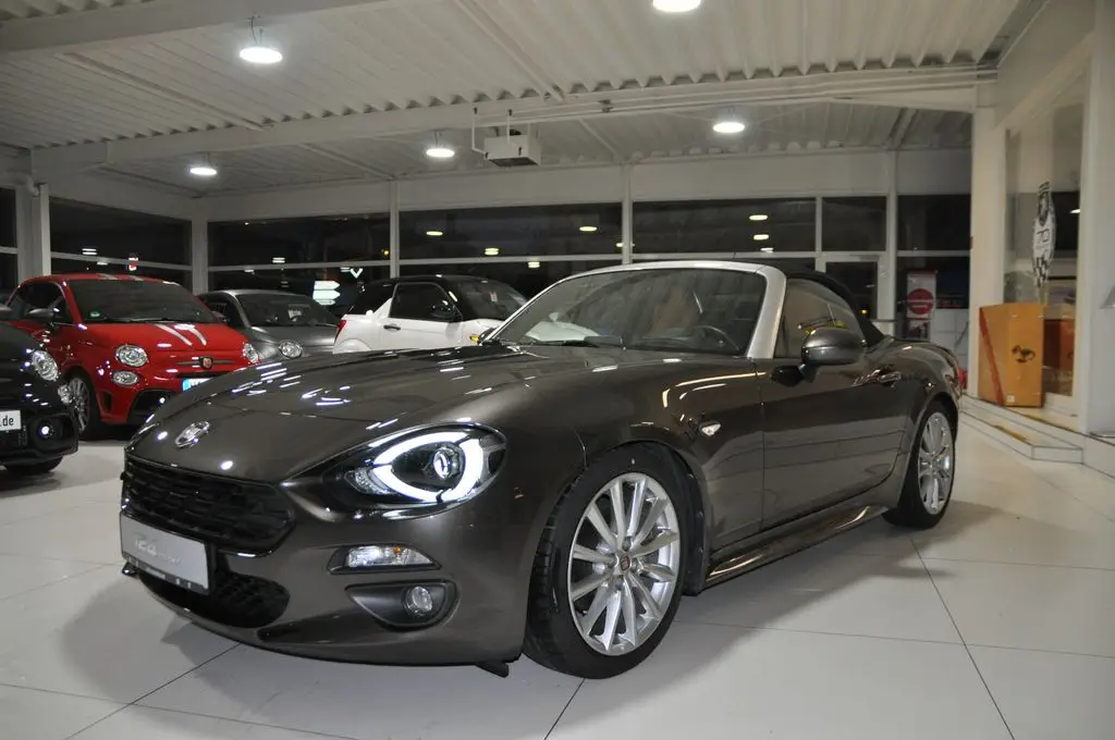 Photo 1 : Fiat 124 2019 Petrol