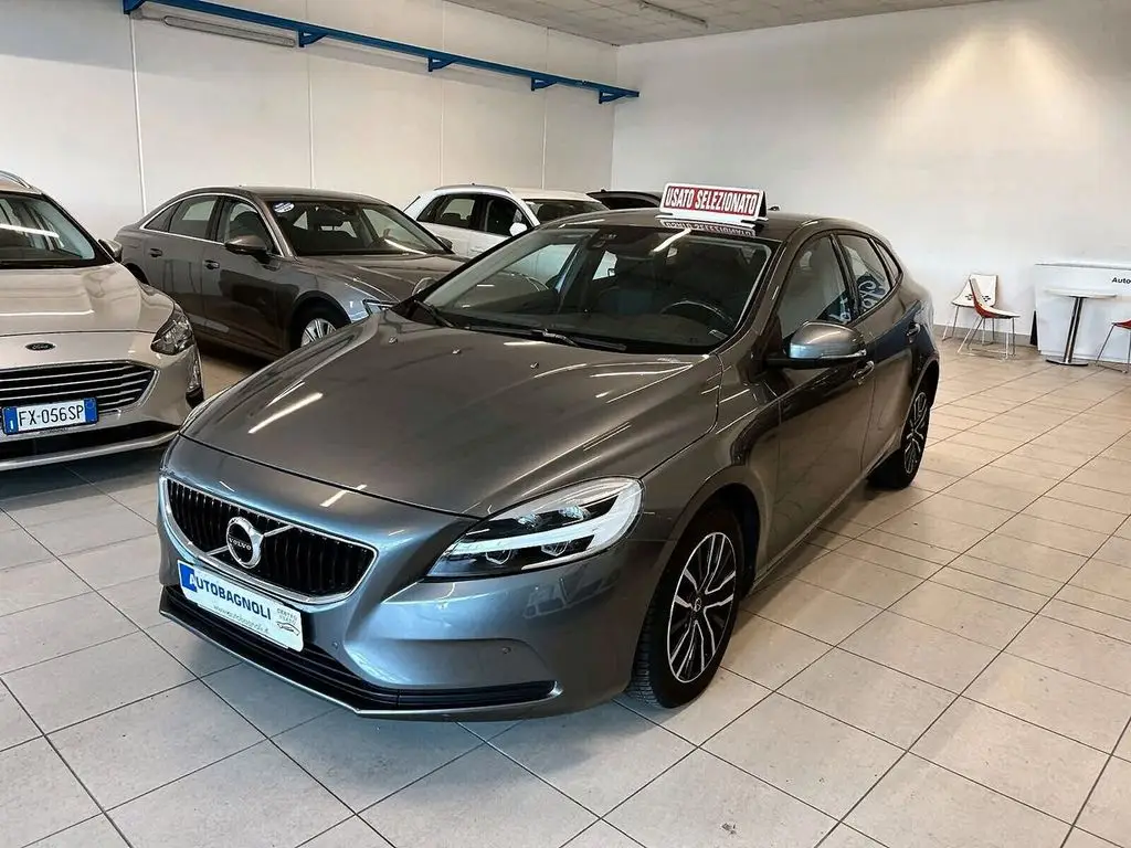 Photo 1 : Volvo V40 2017 Diesel