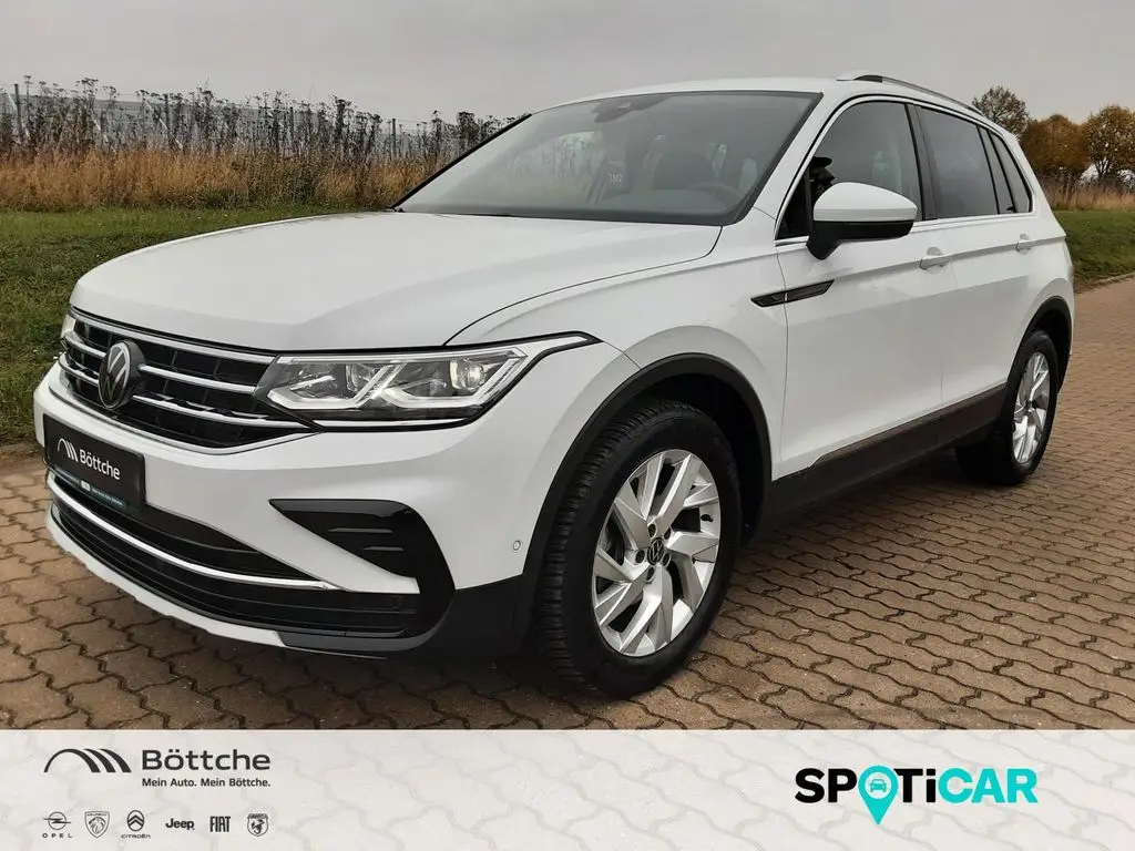 Photo 1 : Volkswagen Tiguan 2024 Essence