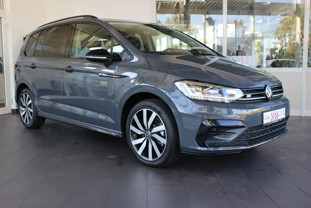 Photo 1 : Volkswagen Touran 2024 Petrol