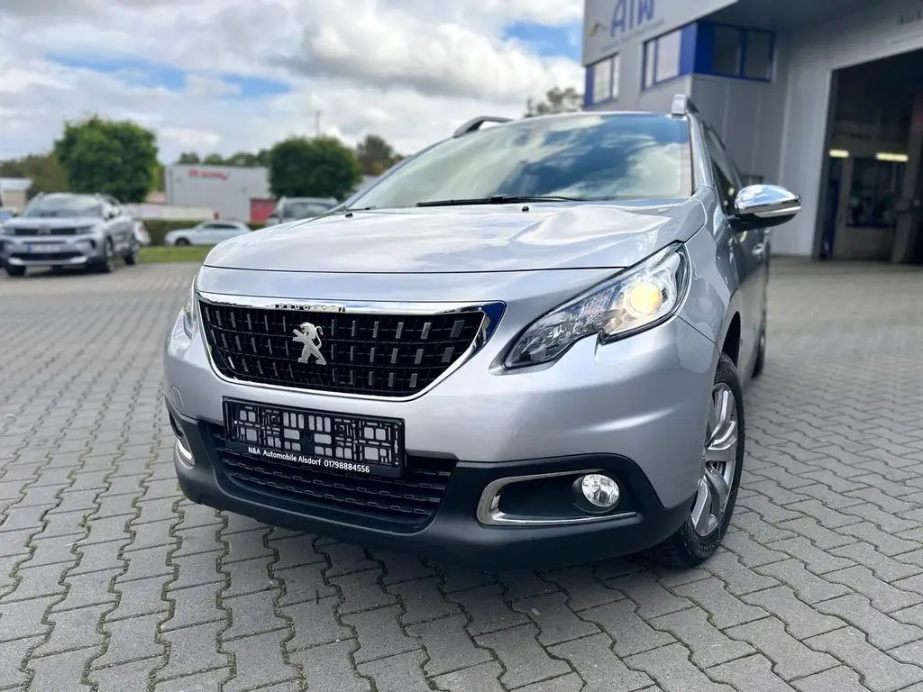 Photo 1 : Peugeot 2008 2017 Petrol