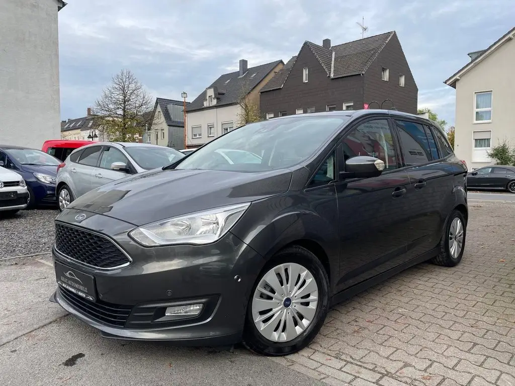 Photo 1 : Ford Grand C-max 2017 Petrol