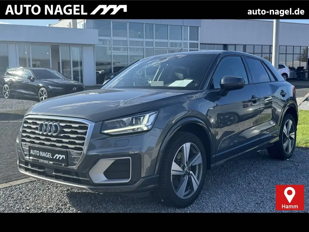 Photo 1 : Audi Q2 2016 Petrol