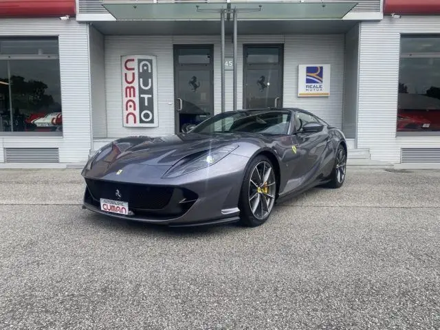 Photo 1 : Ferrari 812 2022 Essence