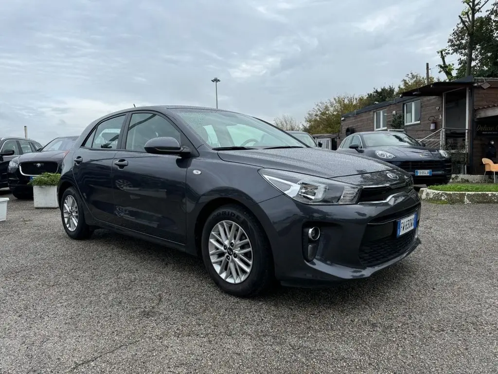 Photo 1 : Kia Rio 2019 Essence