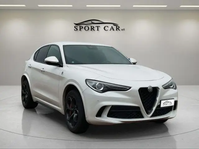 Photo 1 : Alfa Romeo Stelvio 2021 Essence