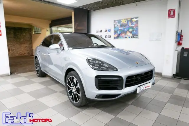 Photo 1 : Porsche Cayenne 2020 Essence