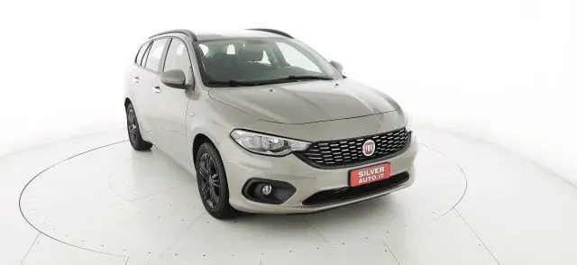 Photo 1 : Fiat Tipo 2017 Petrol