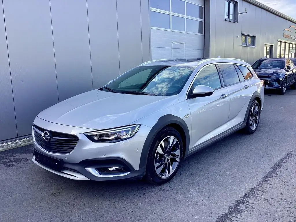 Photo 1 : Opel Insignia 2017 Petrol