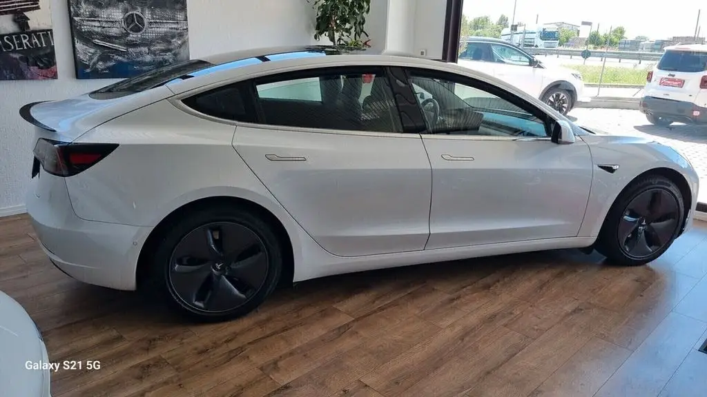 Photo 1 : Tesla Model 3 2021 Non renseigné