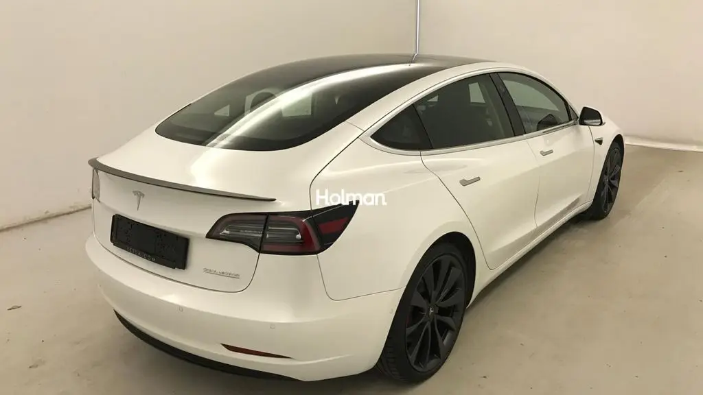 Photo 1 : Tesla Model 3 2020 Non renseigné