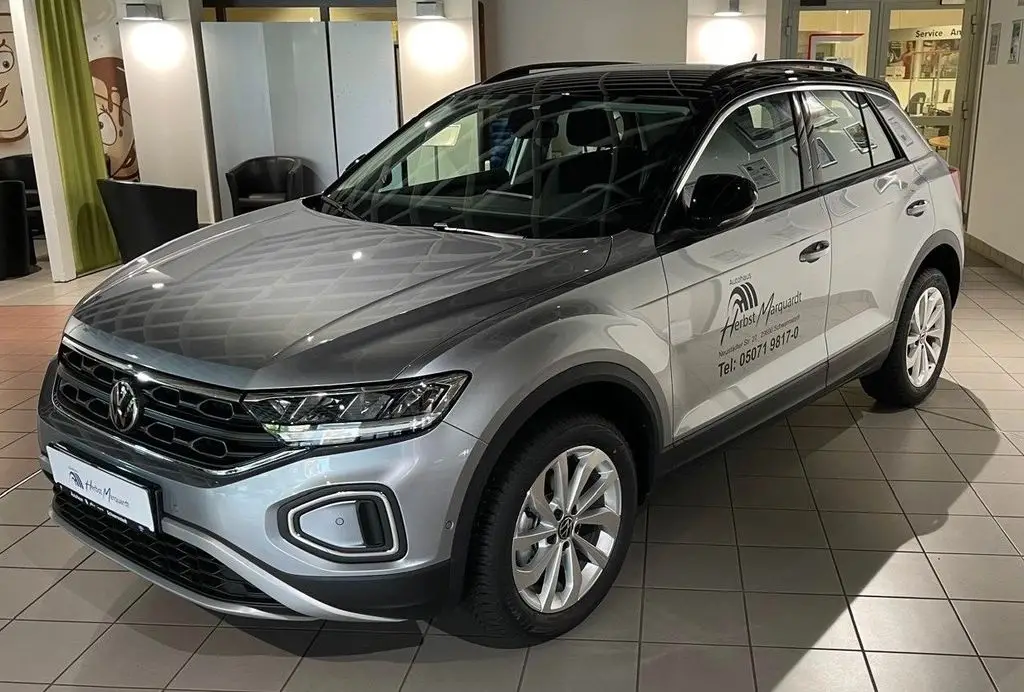 Photo 1 : Volkswagen T-roc 2024 Petrol