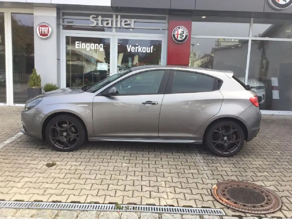 Photo 1 : Alfa Romeo Giulietta 2018 Petrol