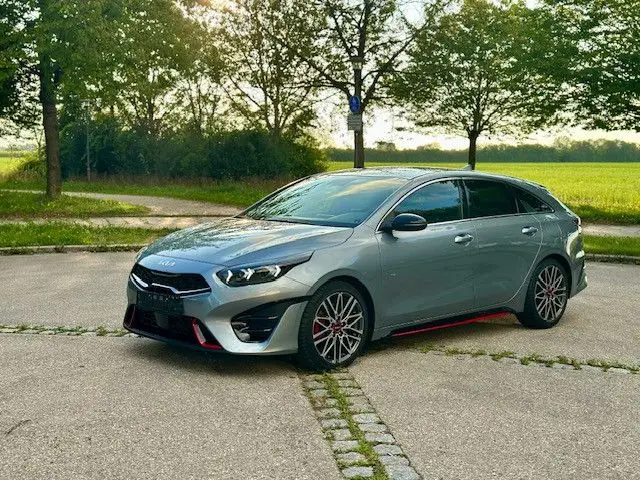 Photo 1 : Kia Proceed 2024 Petrol