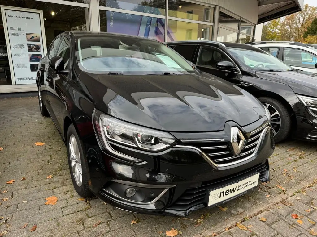 Photo 1 : Renault Megane 2016 Essence