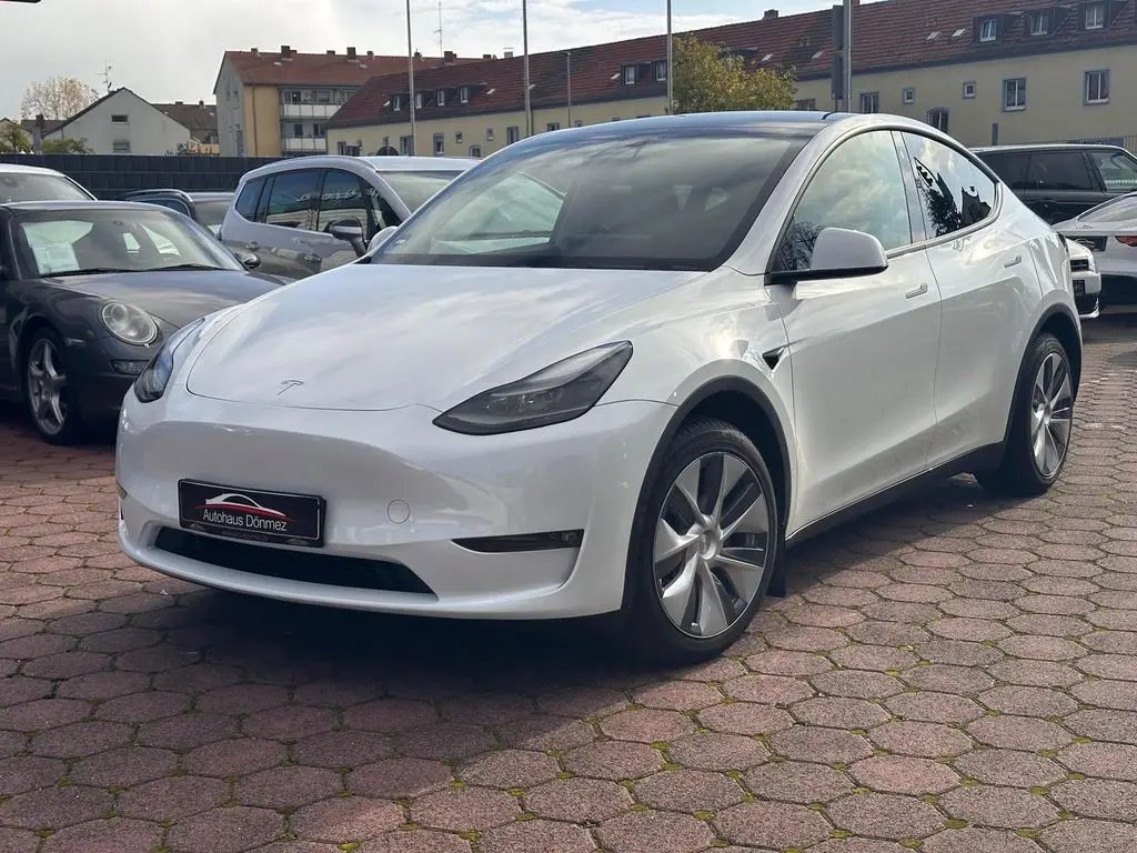 Photo 1 : Tesla Model Y 2023 Non renseigné