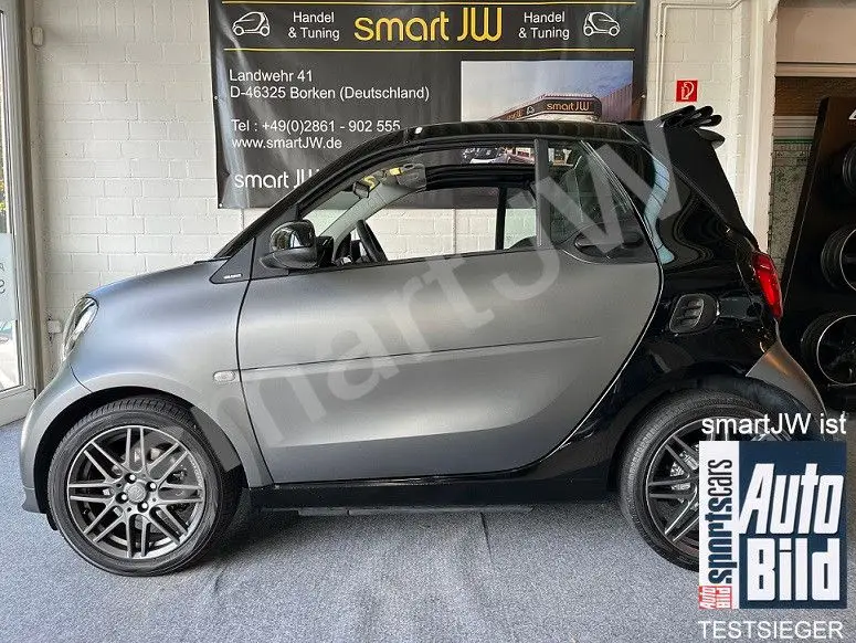 Photo 1 : Smart Fortwo 2017 Petrol