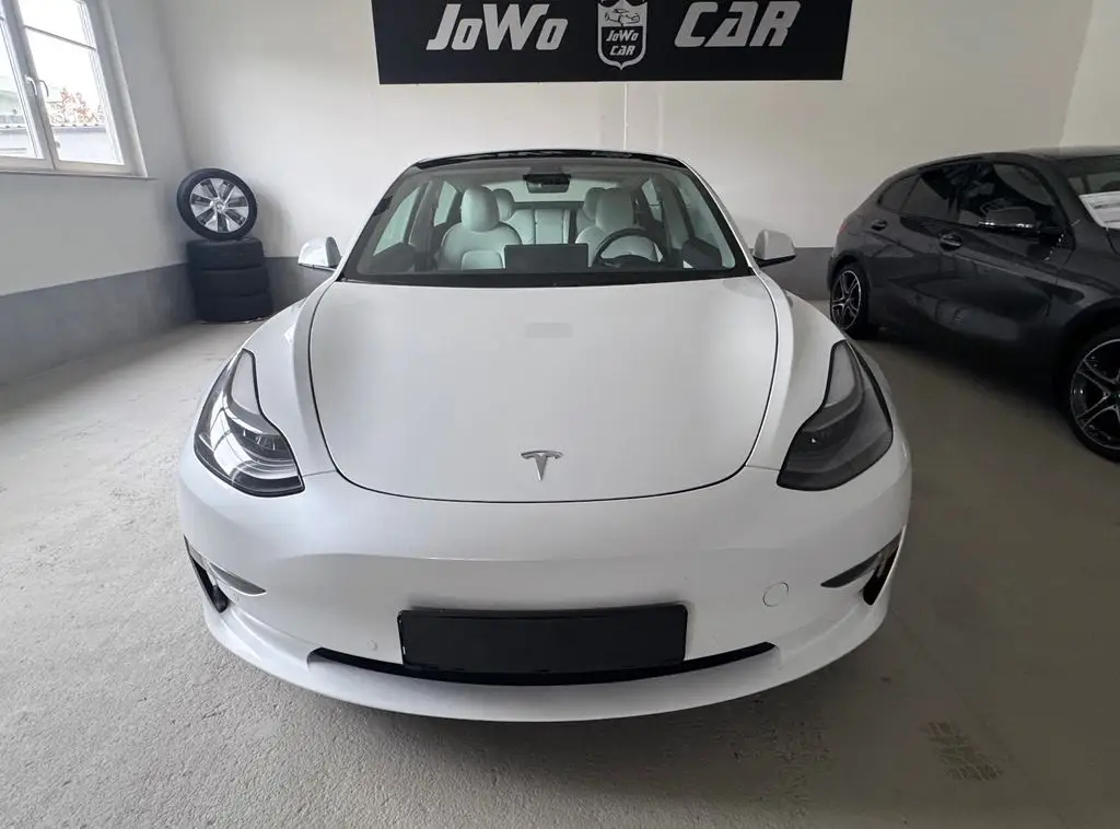 Photo 1 : Tesla Model 3 2020 Non renseigné