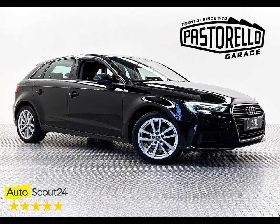 Photo 1 : Audi A3 2017 Petrol