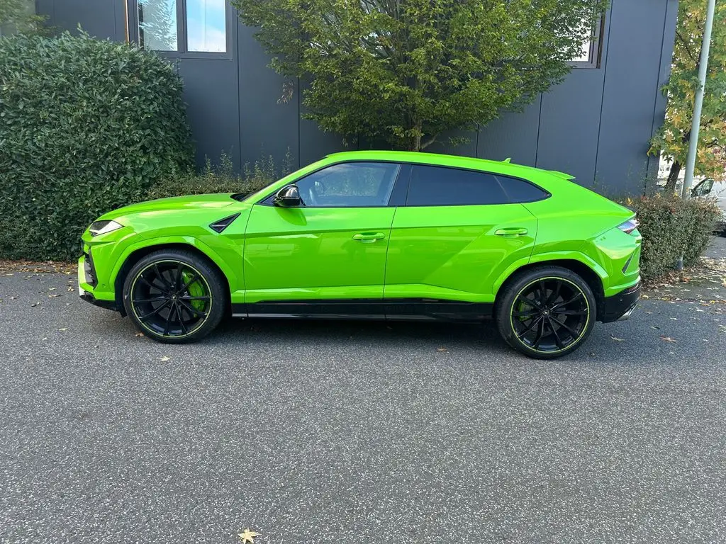 Photo 1 : Lamborghini Urus 2023 Petrol