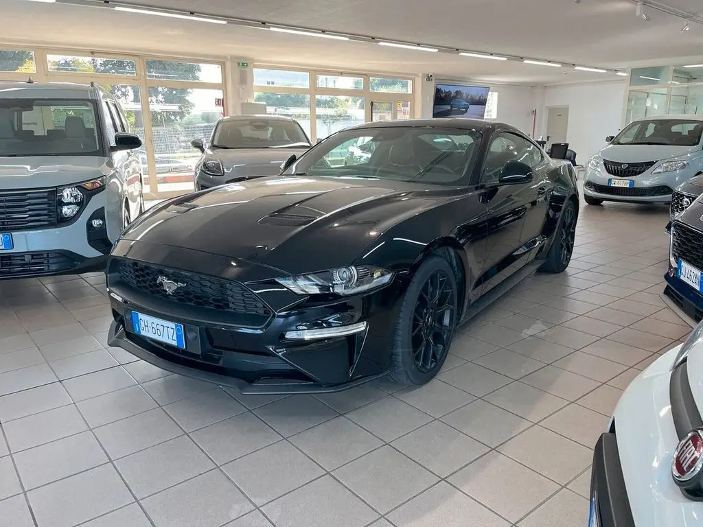 Photo 1 : Ford Mustang 2019 Petrol