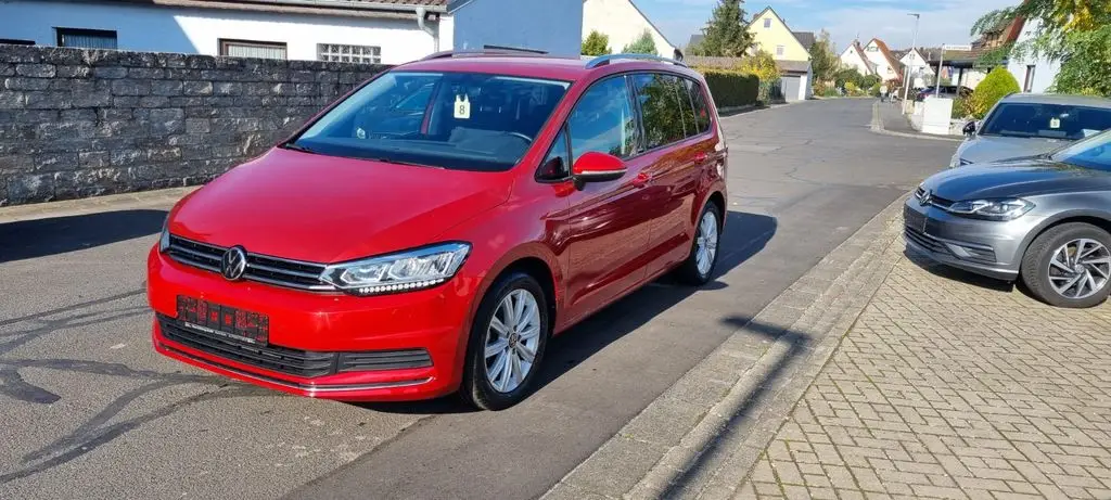 Photo 1 : Volkswagen Touran 2021 Essence