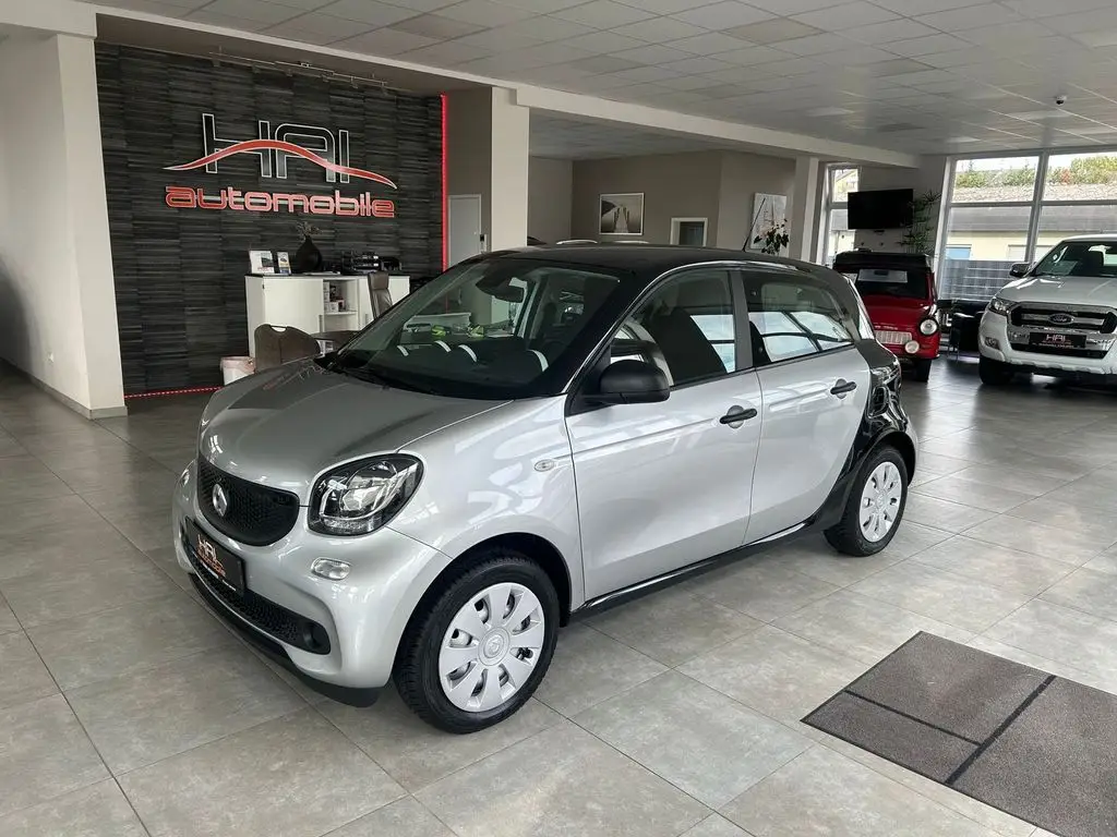 Photo 1 : Smart Forfour 2019 Petrol