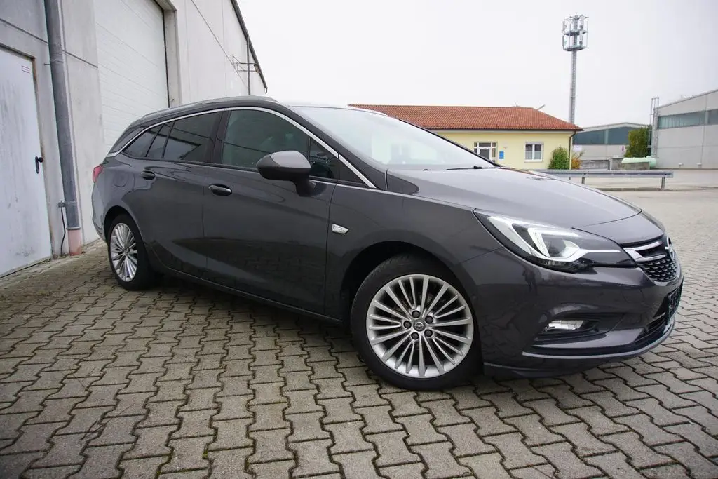 Photo 1 : Opel Astra 2016 Essence