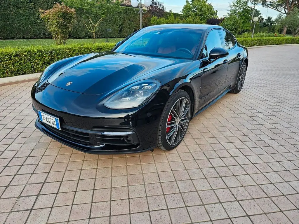 Photo 1 : Porsche Panamera 2020 Essence