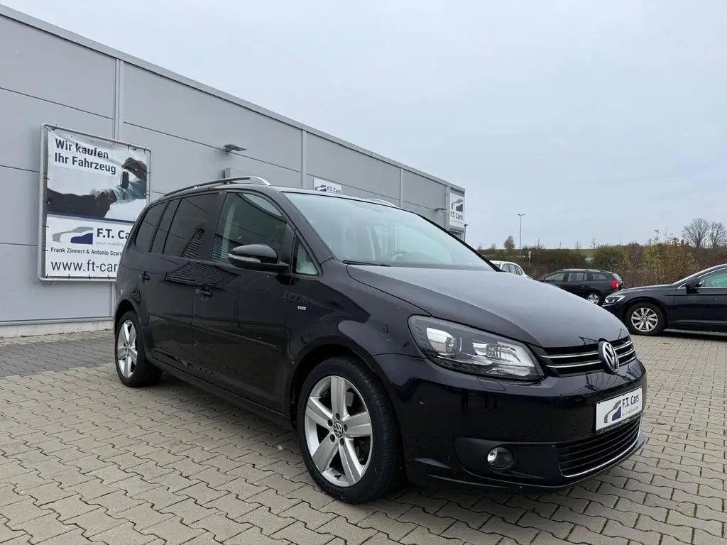 Photo 1 : Volkswagen Touran 2015 Petrol