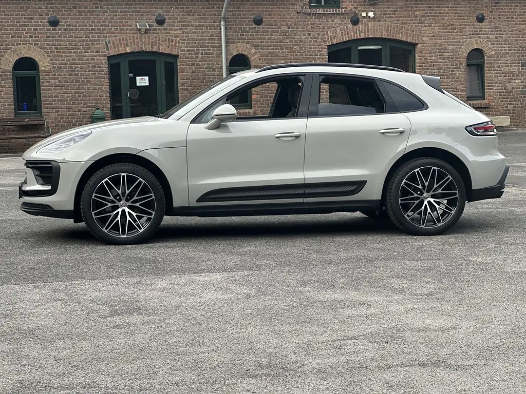 Photo 1 : Porsche Macan 2024 Essence