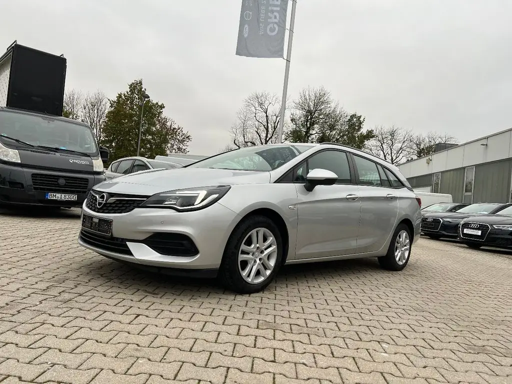 Photo 1 : Opel Astra 2020 Essence