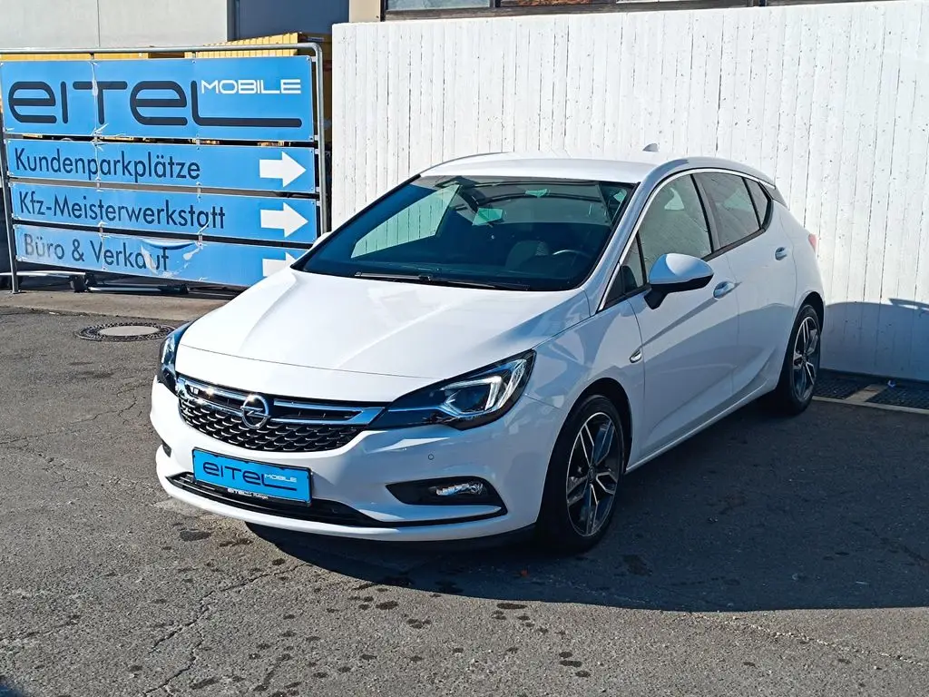 Photo 1 : Opel Astra 2017 Essence