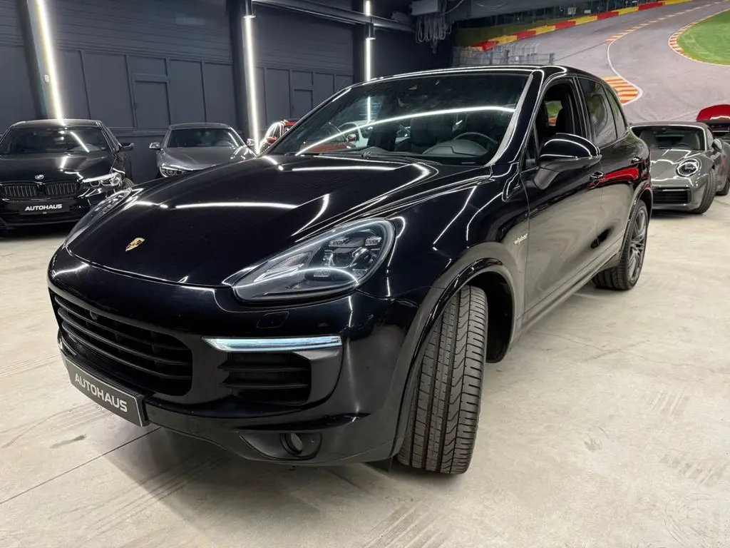 Photo 1 : Porsche Cayenne 2015 Hybrid