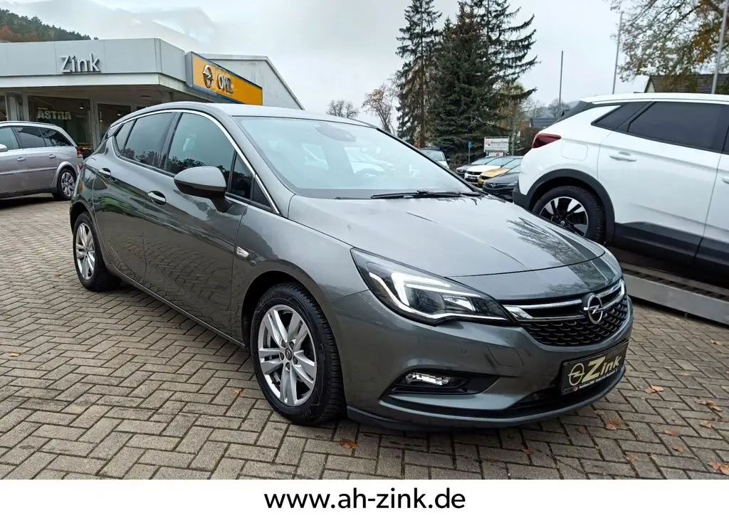 Photo 1 : Opel Astra 2018 Essence