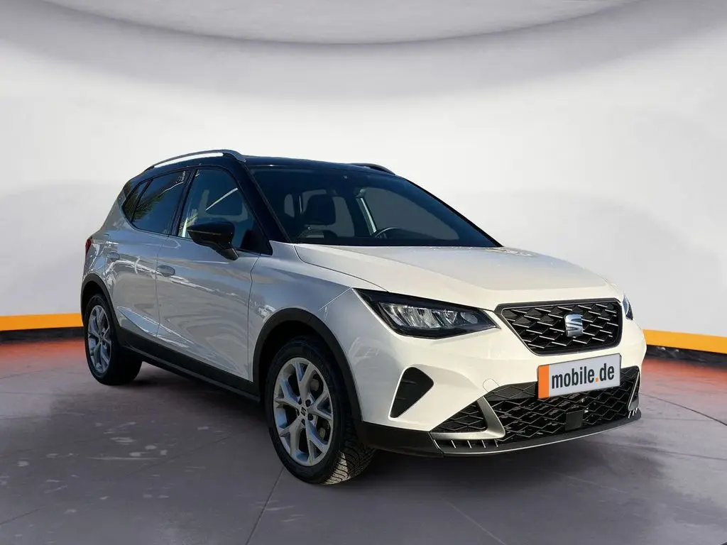 Photo 1 : Seat Arona 2023 Petrol