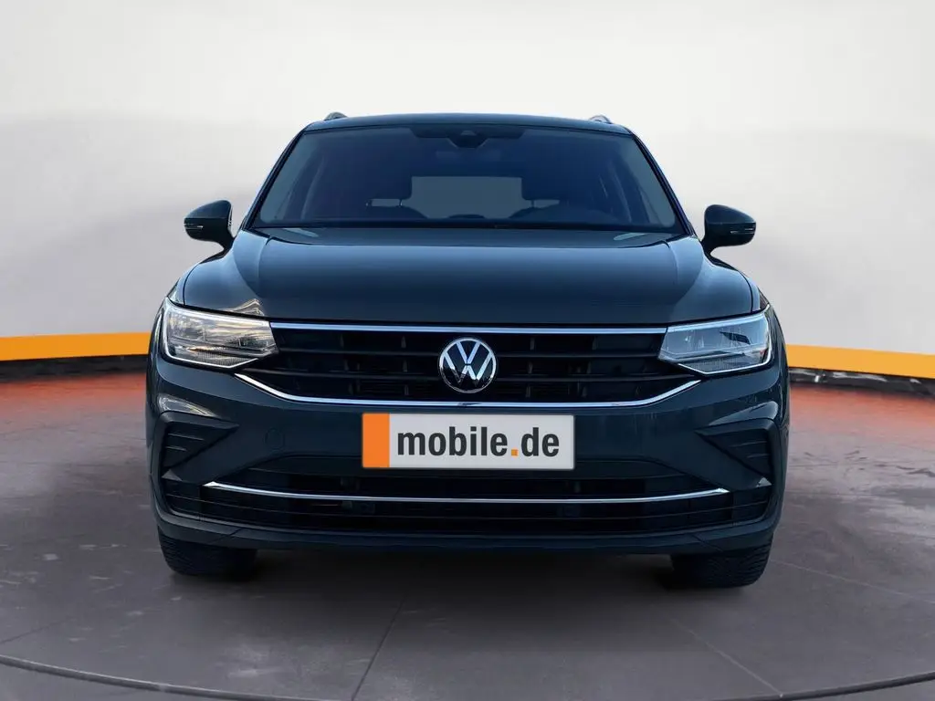 Photo 1 : Volkswagen Tiguan 2023 Essence