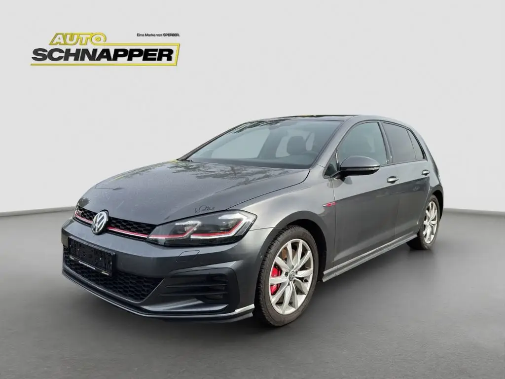 Photo 1 : Volkswagen Golf 2019 Petrol